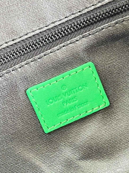 LOUIS KIT TOILET DOPP VUITTON POUCH 0807